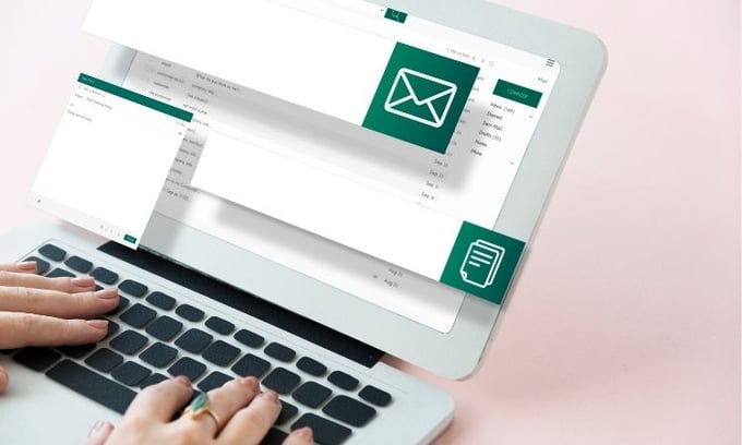 Customer Service Feedback: In-Signature Surveys vs. Email Embedded Surveys