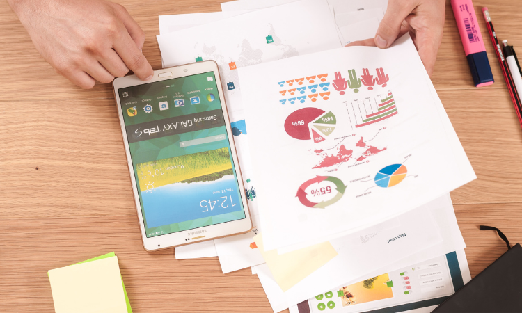 17 Customer Service Metrics to Drive Better CX in 2025