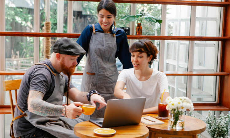 10 Employee Engagement Practices for Restaurants in 2024