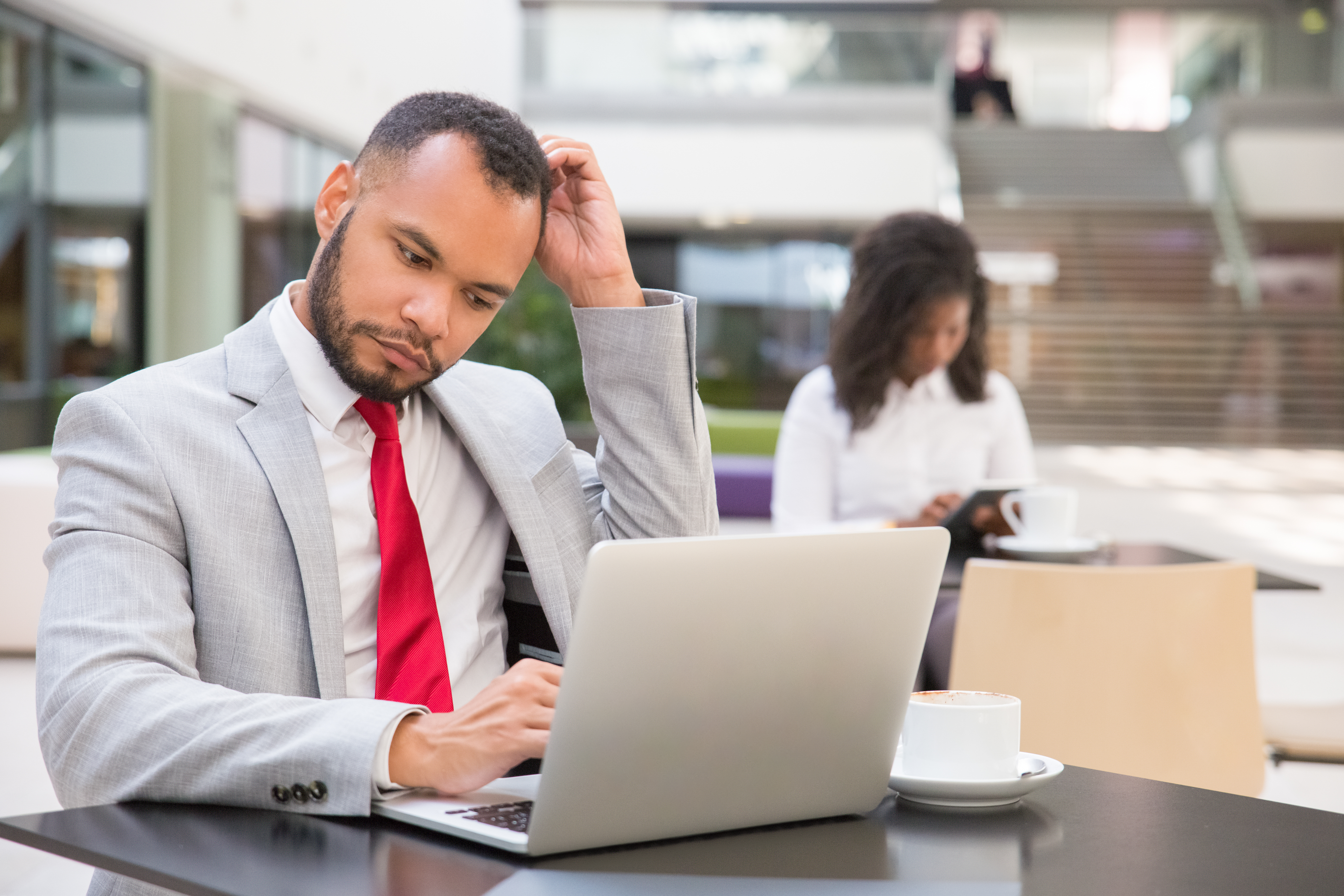 How Disengaged Employees Kill Your Retail Business and 5 Tips To Prevent It
