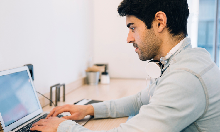 Implementing Website Surveys: 100+ Survey Questions, Best Practices & Strategies (With Template)